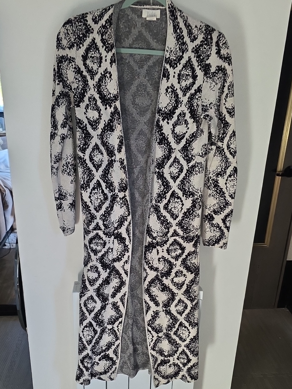 Black & White Long Open-Front Patterned Cardigan